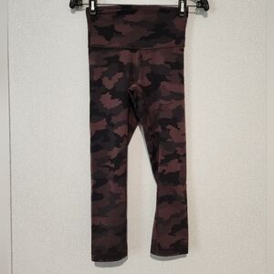 Lululemon Wunder Train High Rise Crop Tight 21" Size 4